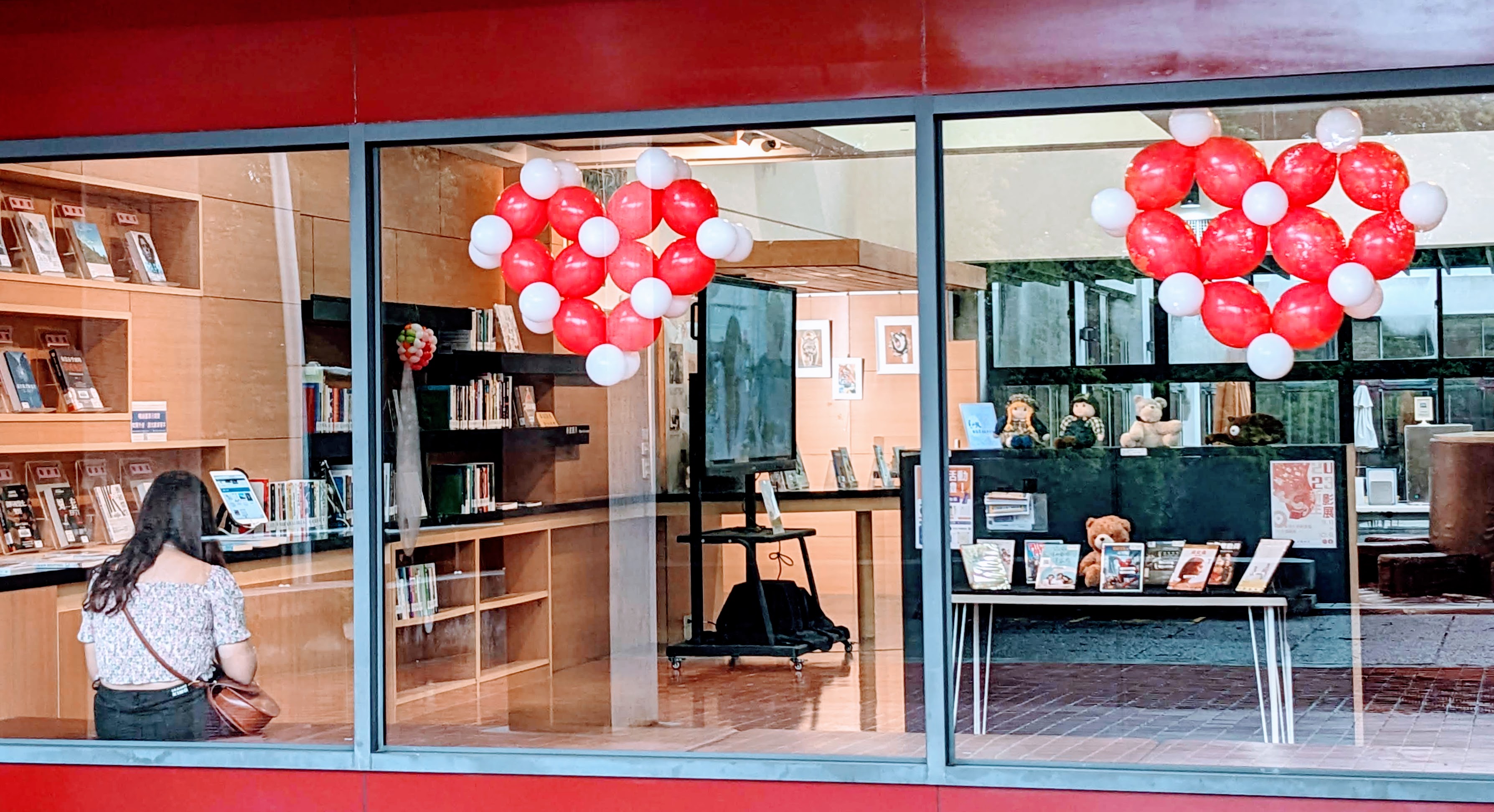 圖資處竭誠歡迎新生蒞臨